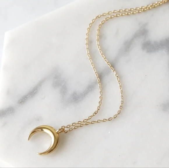 NEW Brandy Melville Golden Dainty Necklace w/ Horizontal Crescent Moon Pendant - Picture 2 of 7